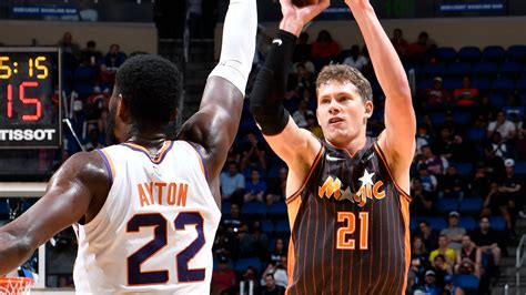 Phoenix Suns 102 .
